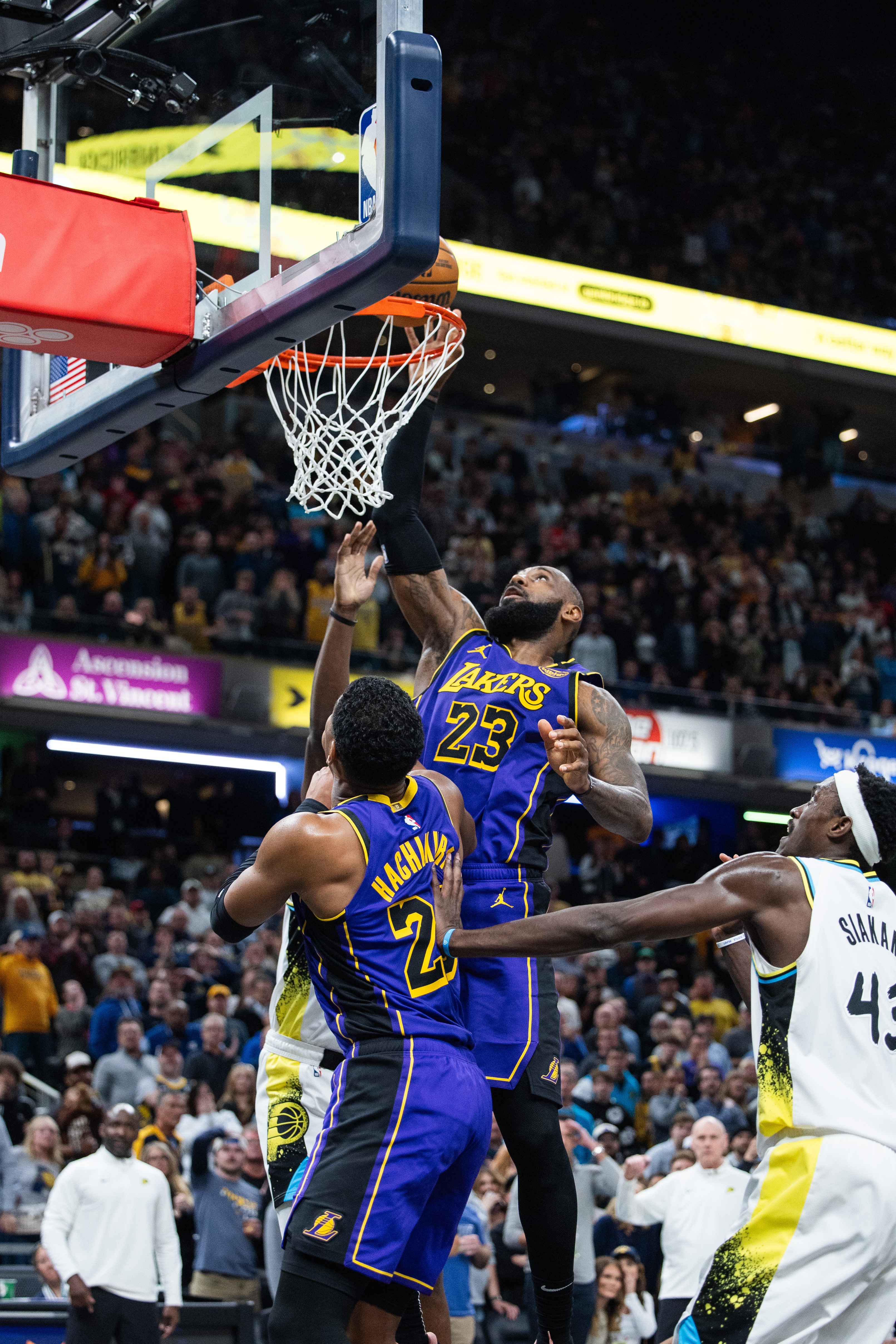 包含篮球赛场上球员配合默契,碉堡进攻连绵不断的词条 包含篮球赛场上球员配合默契,碉堡进攻连绵不断的词条