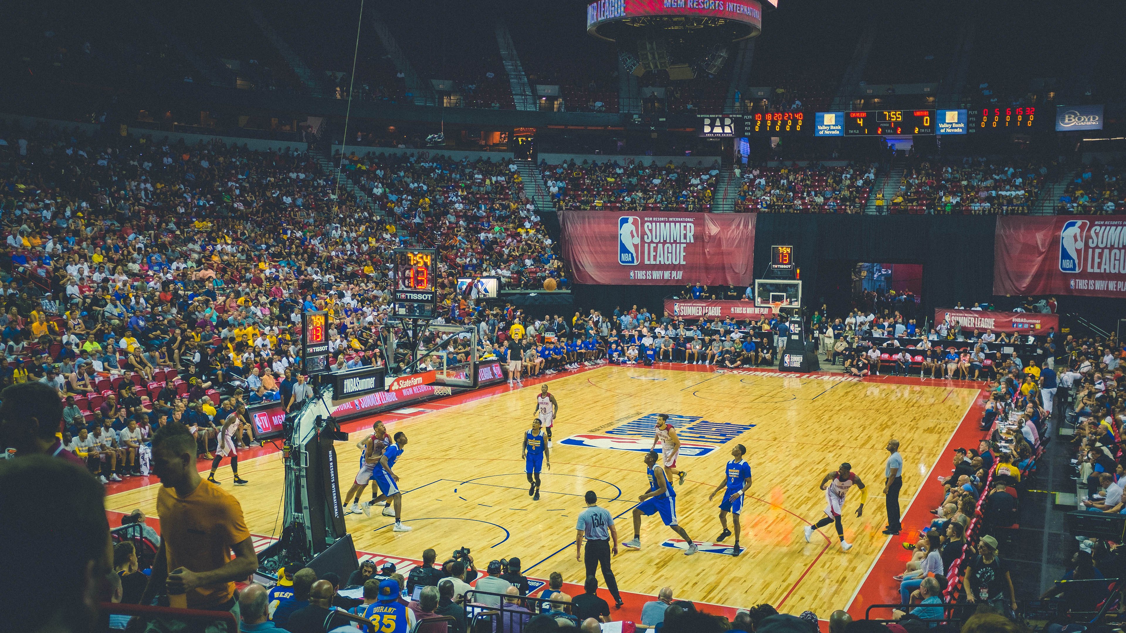 东决关键战之夜,克莱末节接管比赛